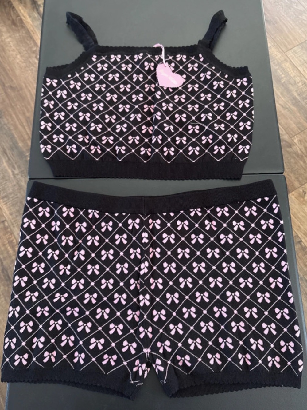 V- NWT - Dolls Kill Sugar Thrillz Black & Pink Knit Crop Top snd Short Set -3X